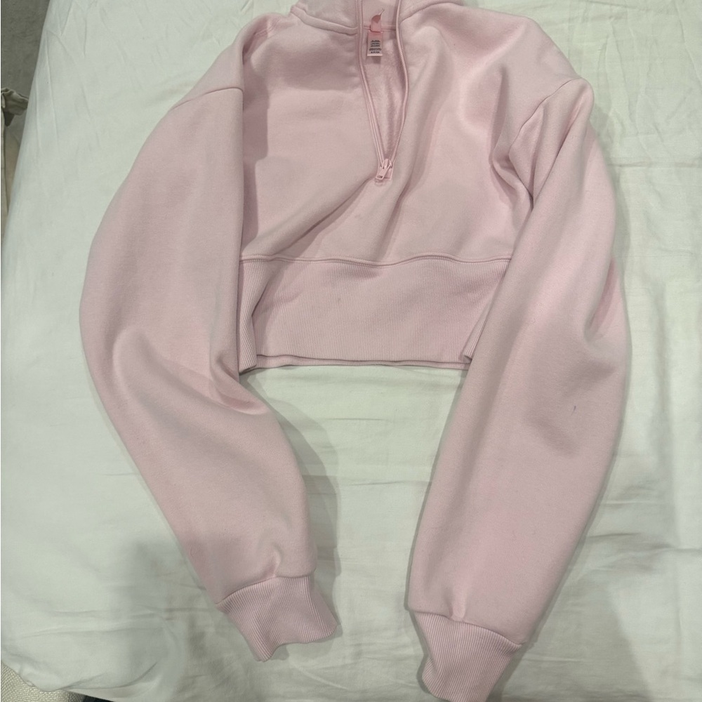 SKIMS Light Pink Women's Cropped boyfriend fleece sweatshirt-Cherry blossom